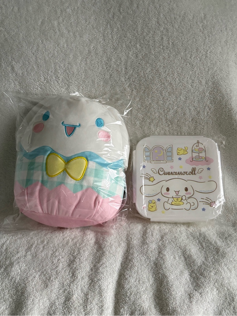 Cinnamoroll Bundle #7 - Squishmallow & Container